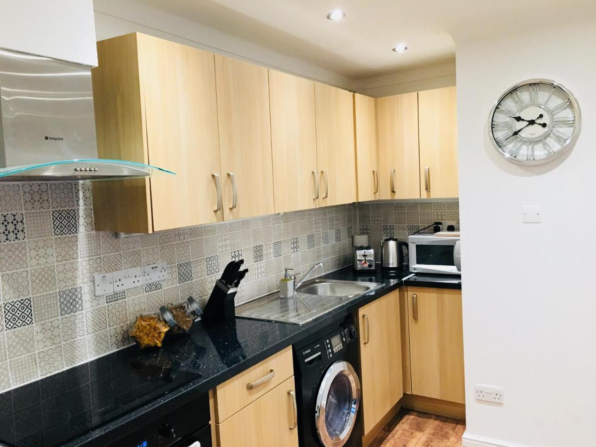 Fountain View 1br Flat - Free Parking Apartment